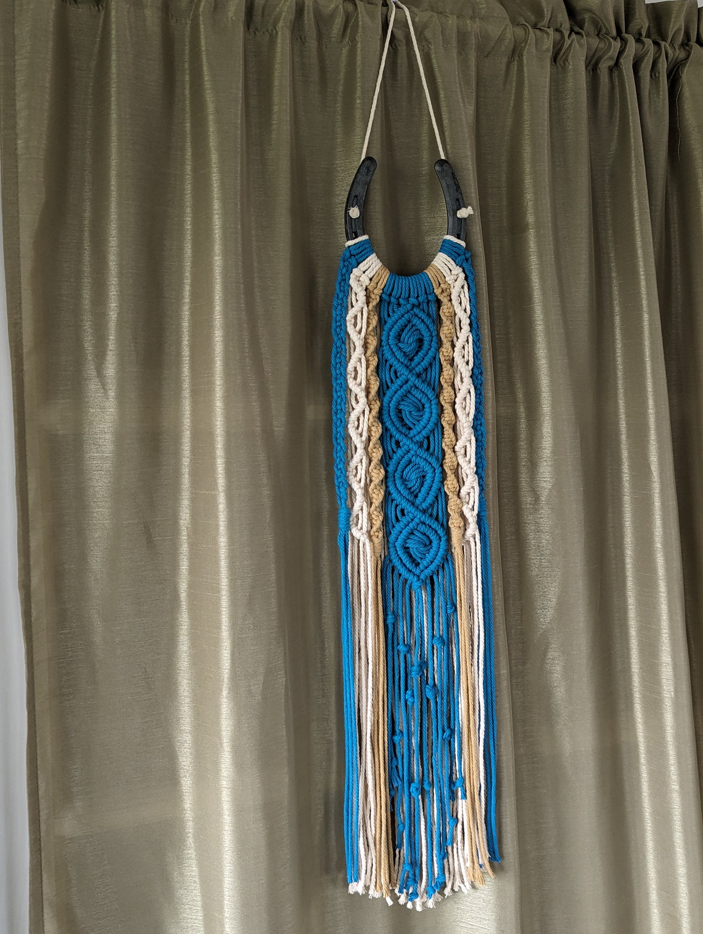 Macrame Horseshoe Wall Hanging